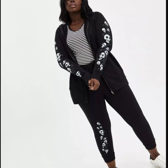 Torrid Warner Bros. Corpse Bride Jogger - French Terry Skulls Black - Picture 2 of 13